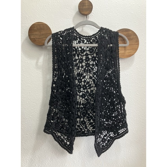 The Unbranded Brand Tops - Crochet Floral Lace Sleeveless Vest Size M Black Eyelet Coquette Boho Goth